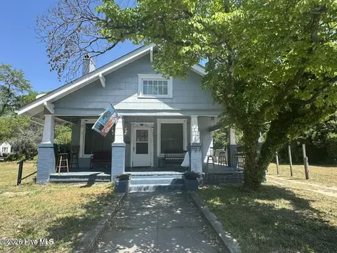 422 Spring St, Hamlet, NC 28345