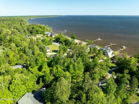508 Neuse Harbour Blvd, New Bern, NC 28560