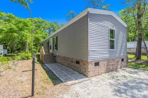 3440 Dolphin Dr, Bolivia, NC 28422