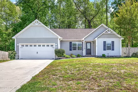 808 Little Roxy Ct, Jacksonville, NC 28540