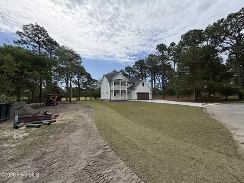 103 Fairway Ln, Cape Carteret, NC 28584