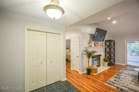 Entry Way - 6 Spruce Ln, Pinehurst, NC 28374 photo 2 of 5