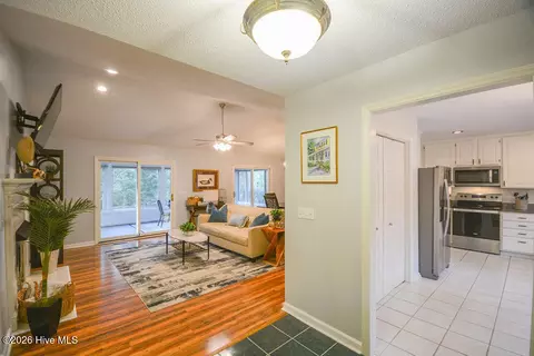 Entry Way - 6 Spruce Ln, Pinehurst, NC 28374 photo 3 of 5