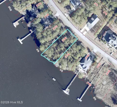 5316 Trade Winds Rd, New Bern, NC 28560