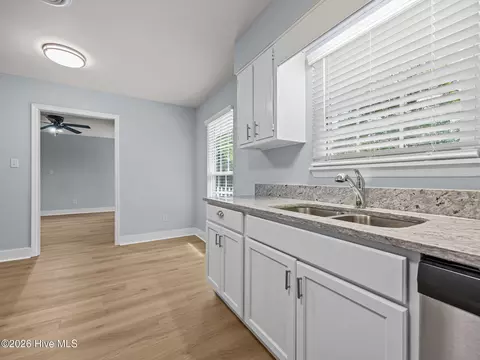 Kitchen - 104 Lanell Ct, Hubert, NC 28539 photo 4 of 6