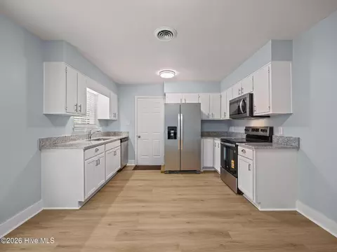 Kitchen - 104 Lanell Ct, Hubert, NC 28539 photo 1 of 6