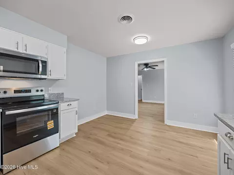 Kitchen - 104 Lanell Ct, Hubert, NC 28539 photo 2 of 6