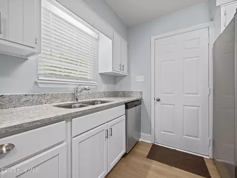 Kitchen - 104 Lanell Ct, Hubert, NC 28539 photo 3 of 6