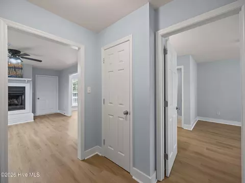 Entry Way - 104 Lanell Ct, Hubert, NC 28539 photo 1 of 1