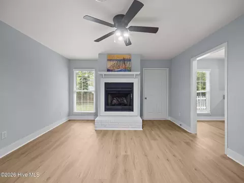 Living - 104 Lanell Ct, Hubert, NC 28539 photo 1 of 5