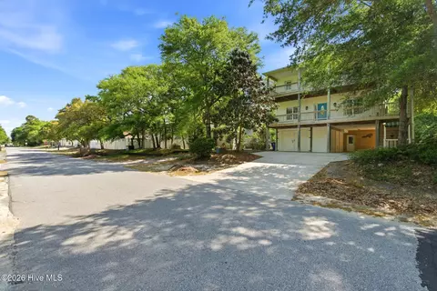 104 SW 28th St, Oak Island, NC 28465