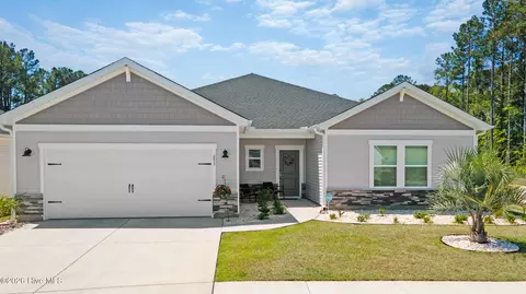 653 NW Blackthorne Cir NW, Calabash, NC 28467