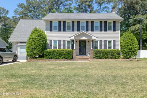 2724 Northwoods Dr, Jacksonville, NC 28540
