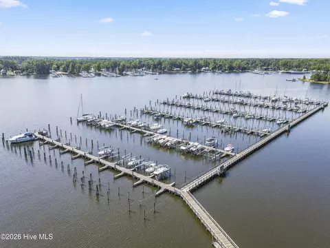 View/Area - 111 Forecastle Ct, Washington, NC 27889 photo 1 of 5
