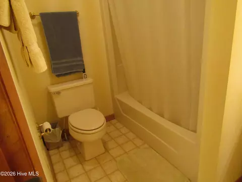 Bath - 111 Forecastle Ct, Washington, NC 27889 photo 1 of 3