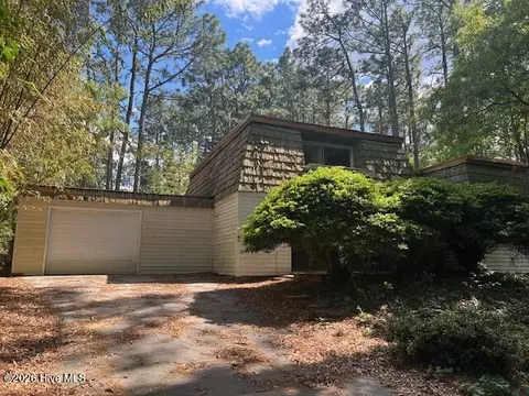 212 Skyline Manor Rd, Southern Pines, NC 28387