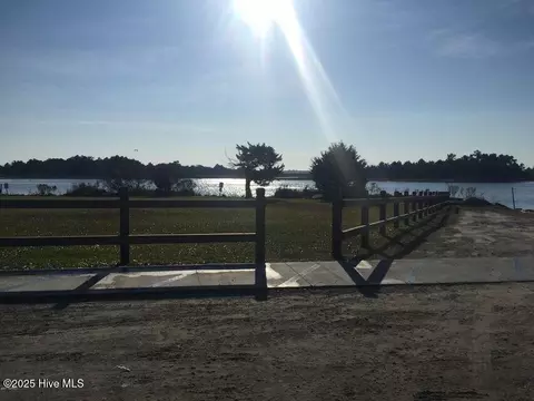 213 Shell Rock Landing Rd, Hubert, NC 28539 photo 3
