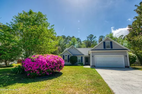 657 Grey Squirrel Dr, Wilmington, NC 28409