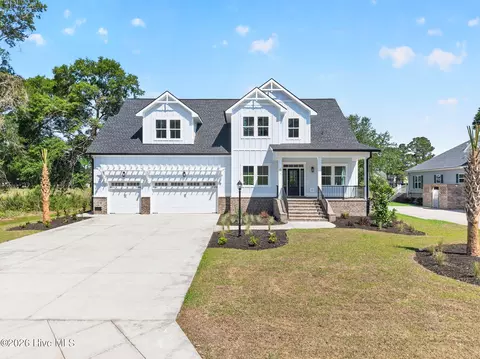 474 S Middleton Dr NW, Calabash, NC 28467