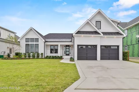 8313 Winding Creek Cir, Wilmington, NC 28411