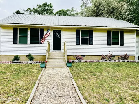 206 D Carlton St, Carthage, NC 28327