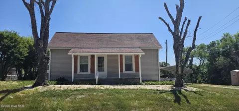 1139 E Main St, Graham, NC 27253