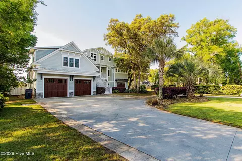 502 Shoreline Dr E, Sunset Beach, NC 28468