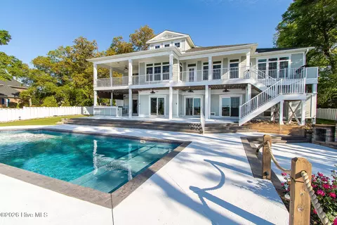 Exterior - 502 Shoreline Dr E, Sunset Beach, NC 28468 photo 4 of 16