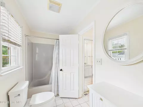 Bath - 409 Myrtle Ave, Hamlet, NC 28345 photo 6 of 7