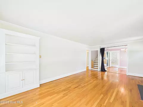 Living - 409 Myrtle Ave, Hamlet, NC 28345 photo 2 of 5