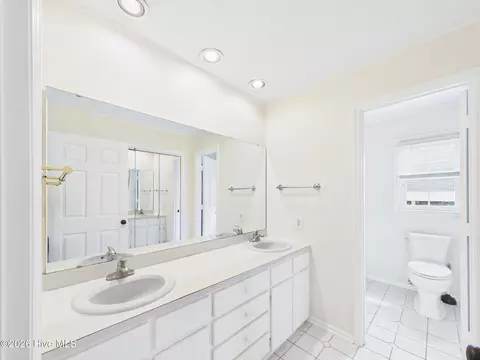 Bath - 409 Myrtle Ave, Hamlet, NC 28345 photo 5 of 7