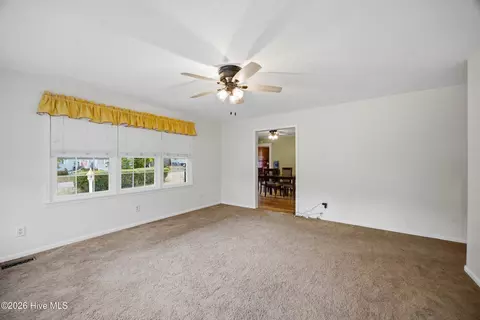 Living - 409 Myrtle Ave, Hamlet, NC 28345 photo 1 of 7