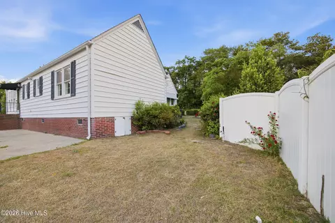 Exterior - 409 Myrtle Ave, Hamlet, NC 28345 photo 1 of 4