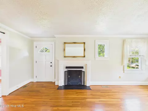 Entry Way - 409 Myrtle Ave, Hamlet, NC 28345 photo 1 of 7