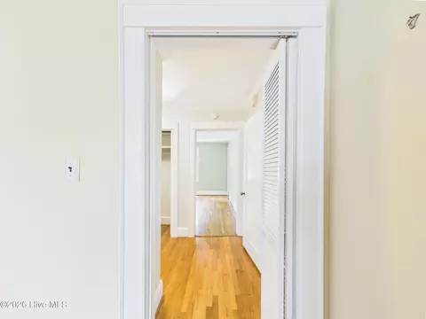 Entry Way - 409 Myrtle Ave, Hamlet, NC 28345 photo 4 of 7