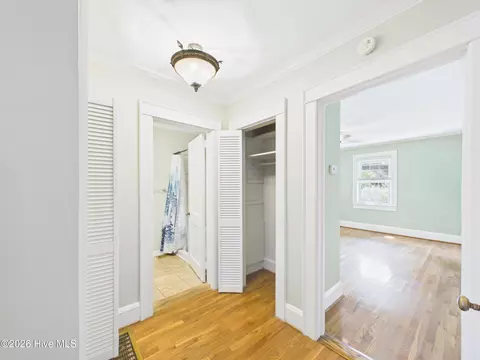 Entry Way - 409 Myrtle Ave, Hamlet, NC 28345 photo 5 of 7