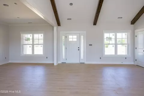 Living - 170 Lake Point Ln, Clinton, NC 28328 photo 1 of 5
