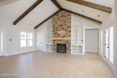 Living - 170 Lake Point Ln, Clinton, NC 28328 photo 3 of 5