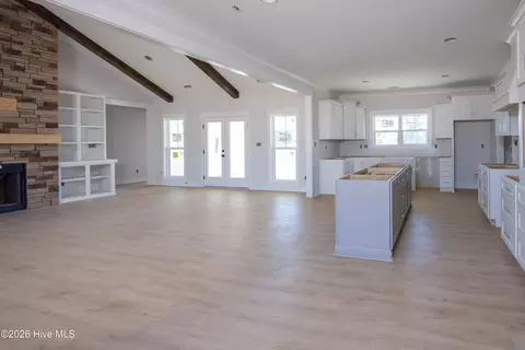 Living - 170 Lake Point Ln, Clinton, NC 28328 photo 5 of 5
