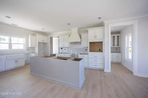 Kitchen - 170 Lake Point Ln, Clinton, NC 28328 photo 1 of 2