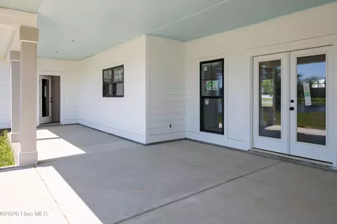 Exterior - 170 Lake Point Ln, Clinton, NC 28328 photo 3 of 4