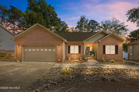 5149 Cardinal Cir, Sanford, NC 27332