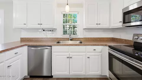 Kitchen - 465 Third St, Ayden, NC 28513 photo 2 of 3