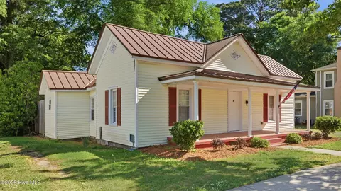 Exterior - 465 Third St, Ayden, NC 28513 photo 2 of 5
