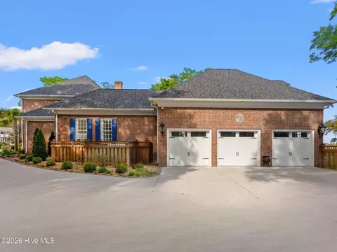 Exterior - 404 Shoreline Dr E, Sunset Beach, NC 28468 photo 4 of 18
