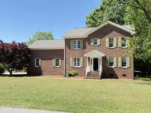 103 Ridgecrest Dr, Mount Olive, NC 28365