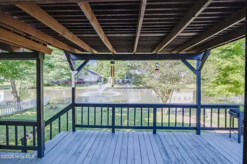 223 Lakemere Dr, New Bern, NC 28562