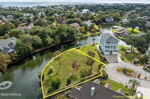 205 Albatross Ct, Emerald Isle, NC 28594