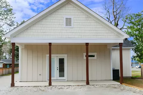 4105 Peachtree Ave #A, Wilmington, NC 28403