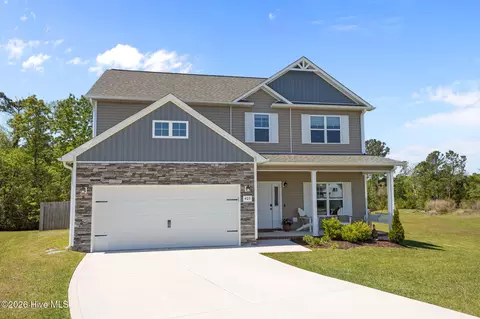 405 Brown Pelican Ct, Hubert, NC 28539